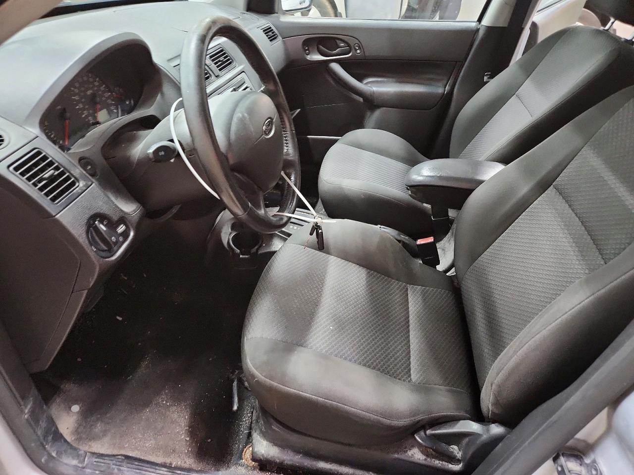 2007 Ford Focus Zx5 Silver vin: 1FAHP37N77W204146