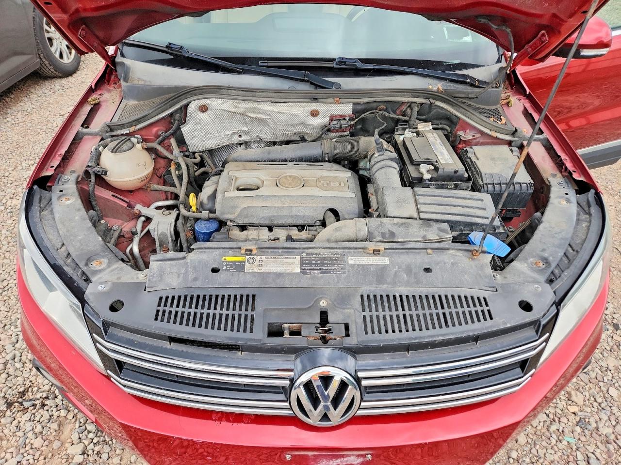 2015 Volkswagen Tiguan S Red vin: WVGBV7AX4FW098949