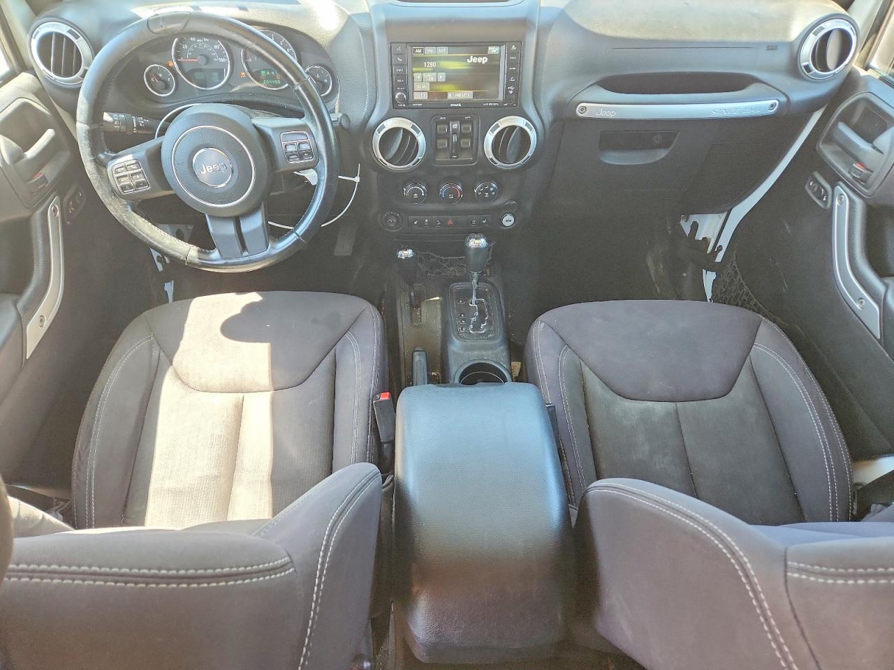 2013 Jeep Wrangler Unlimited Sahara White vin: 1C4BJWEG2DL595145