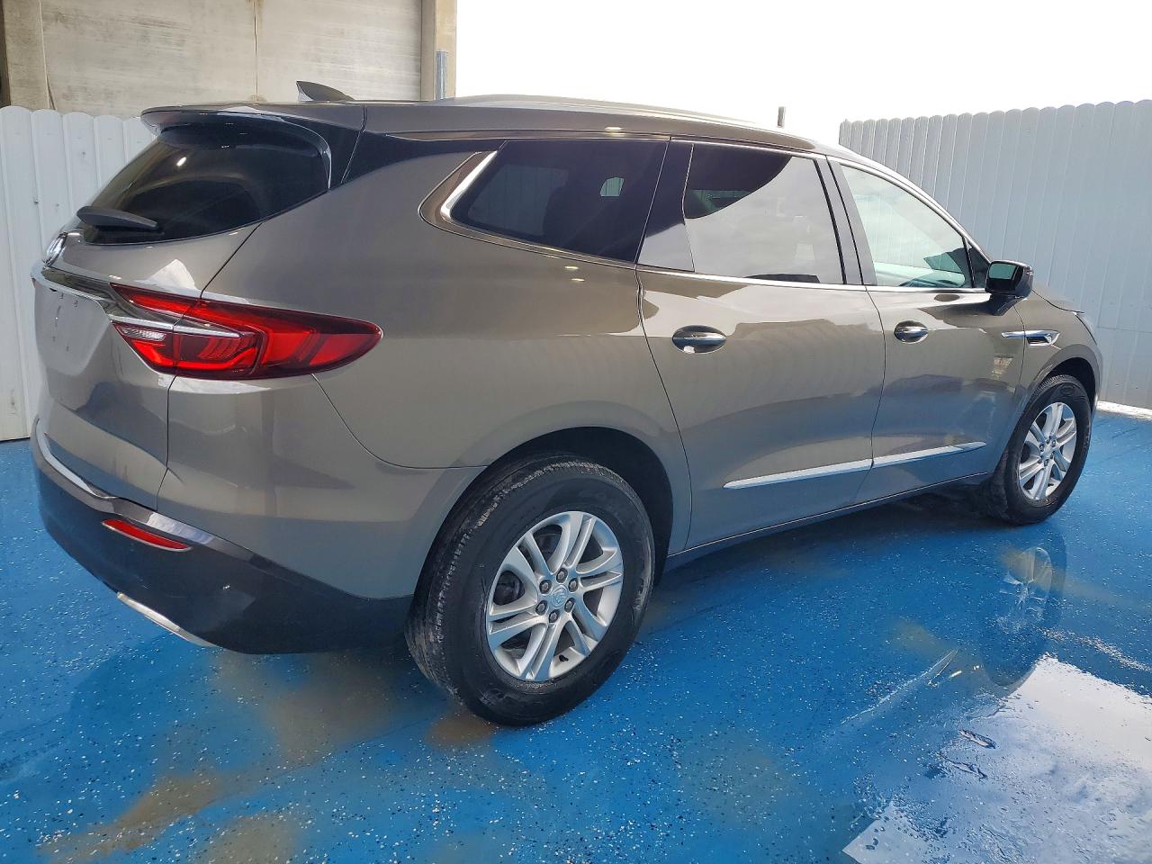 2018 Buick Enclave Essence Серый vin: 5GAERBKWXJJ202155