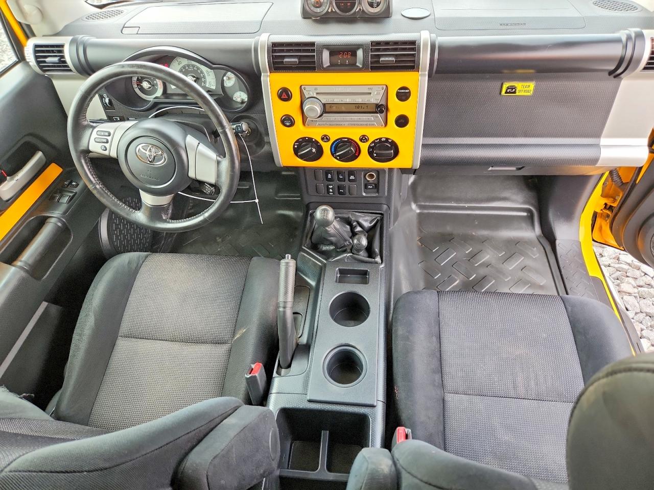 2007 Toyota Fj Cruiser Base Yellow vin: JTEBU11F270034792