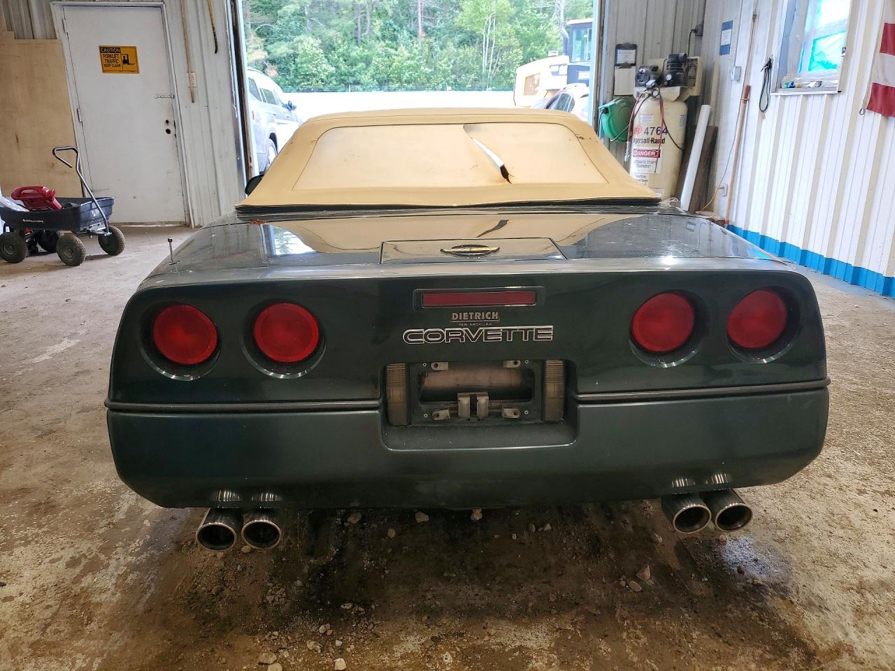 1990 Chevrolet Corvette Green vin: 1G1YY3381L5101563