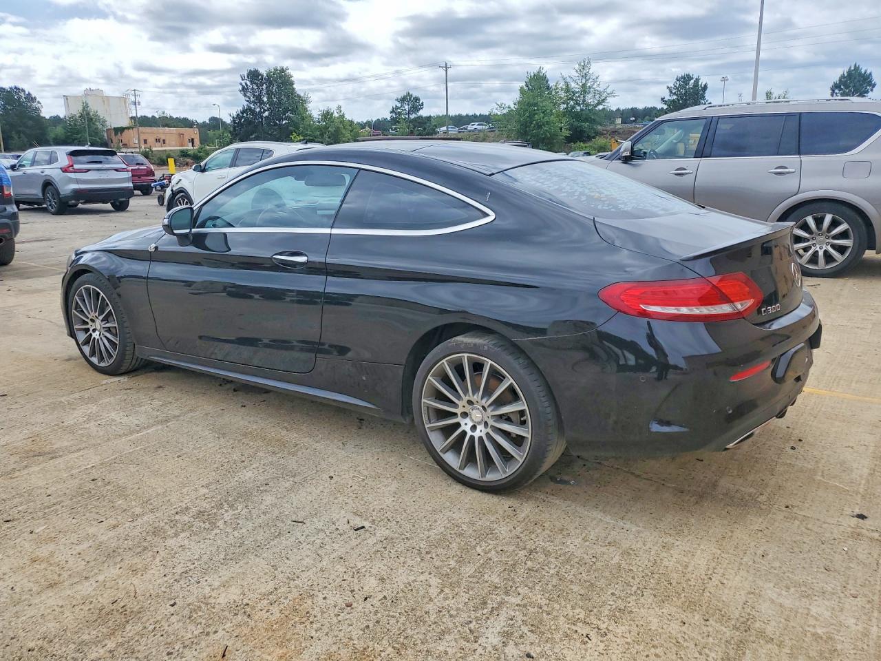 2017 Mercedes-benz C 300 Черный vin: WDDWJ4JB2HF360545