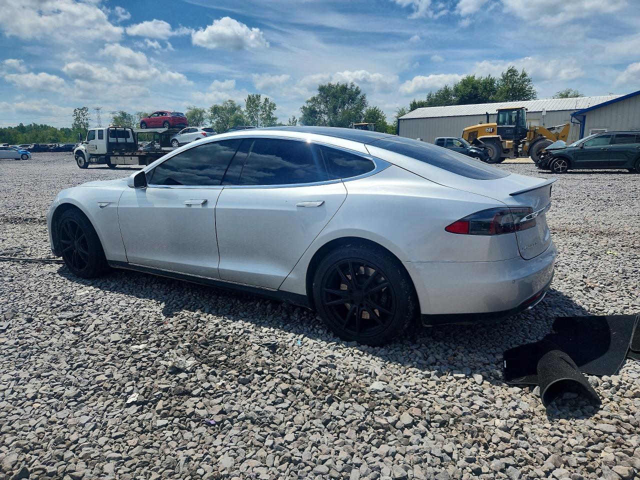 2014 Tesla Model S Silver vin: 5YJSA1H17EFP49928
