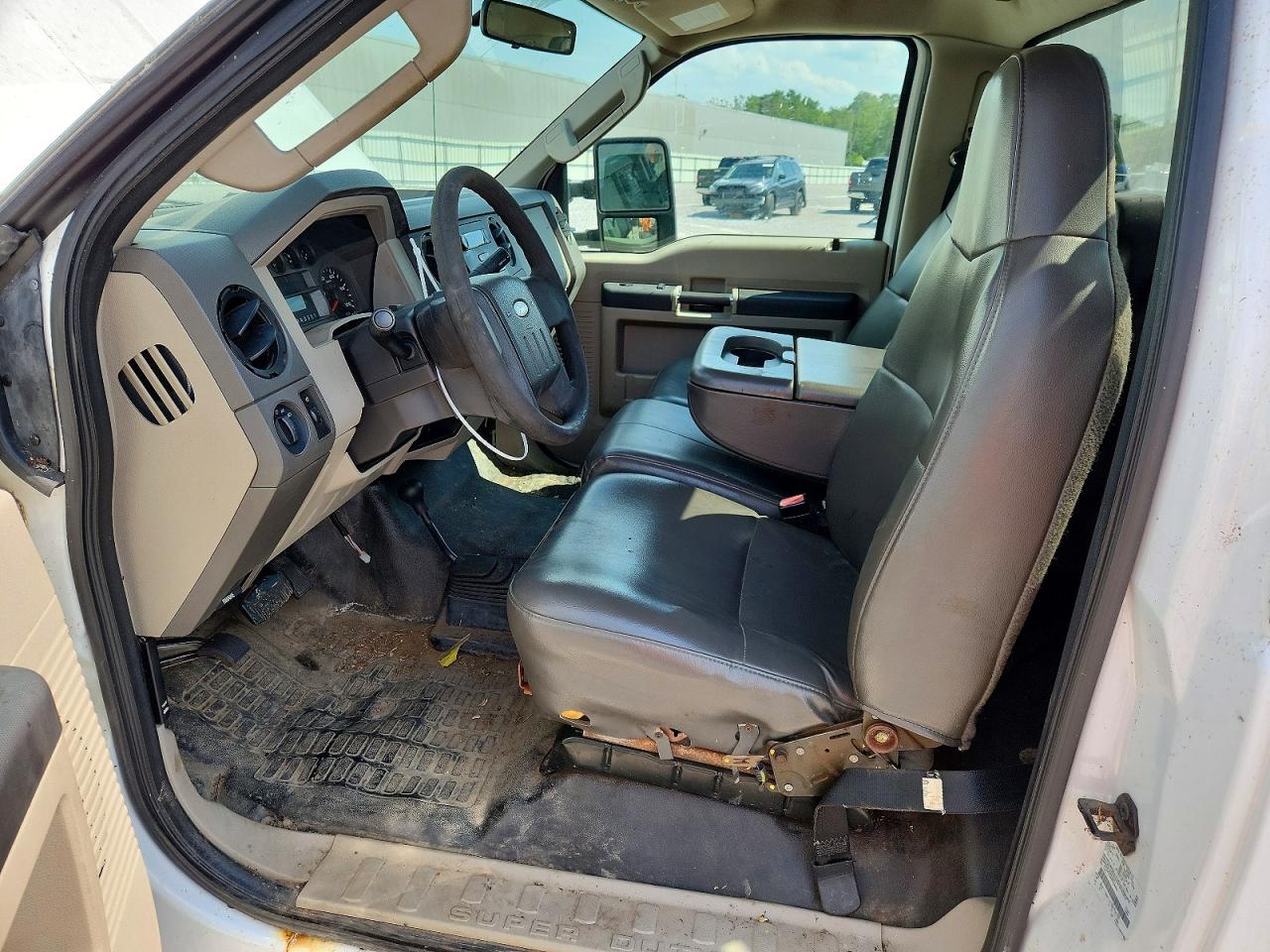 2009 Ford F250 Super Duty White vin: 1FTNF21569EA38438