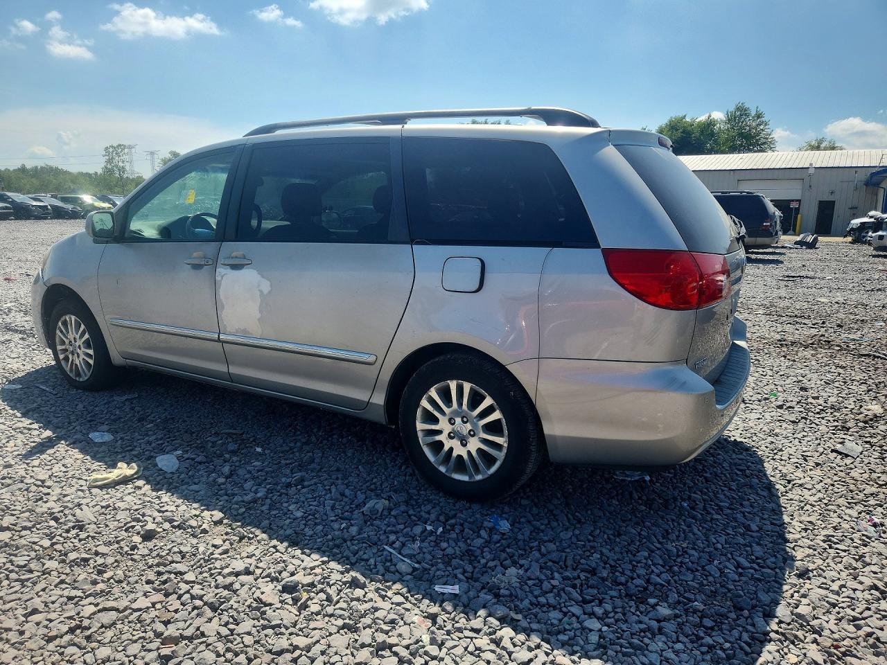 2007 Toyota Sienna Xle Limited 7-passenger Silver vin: 5TDZK22C17S091985