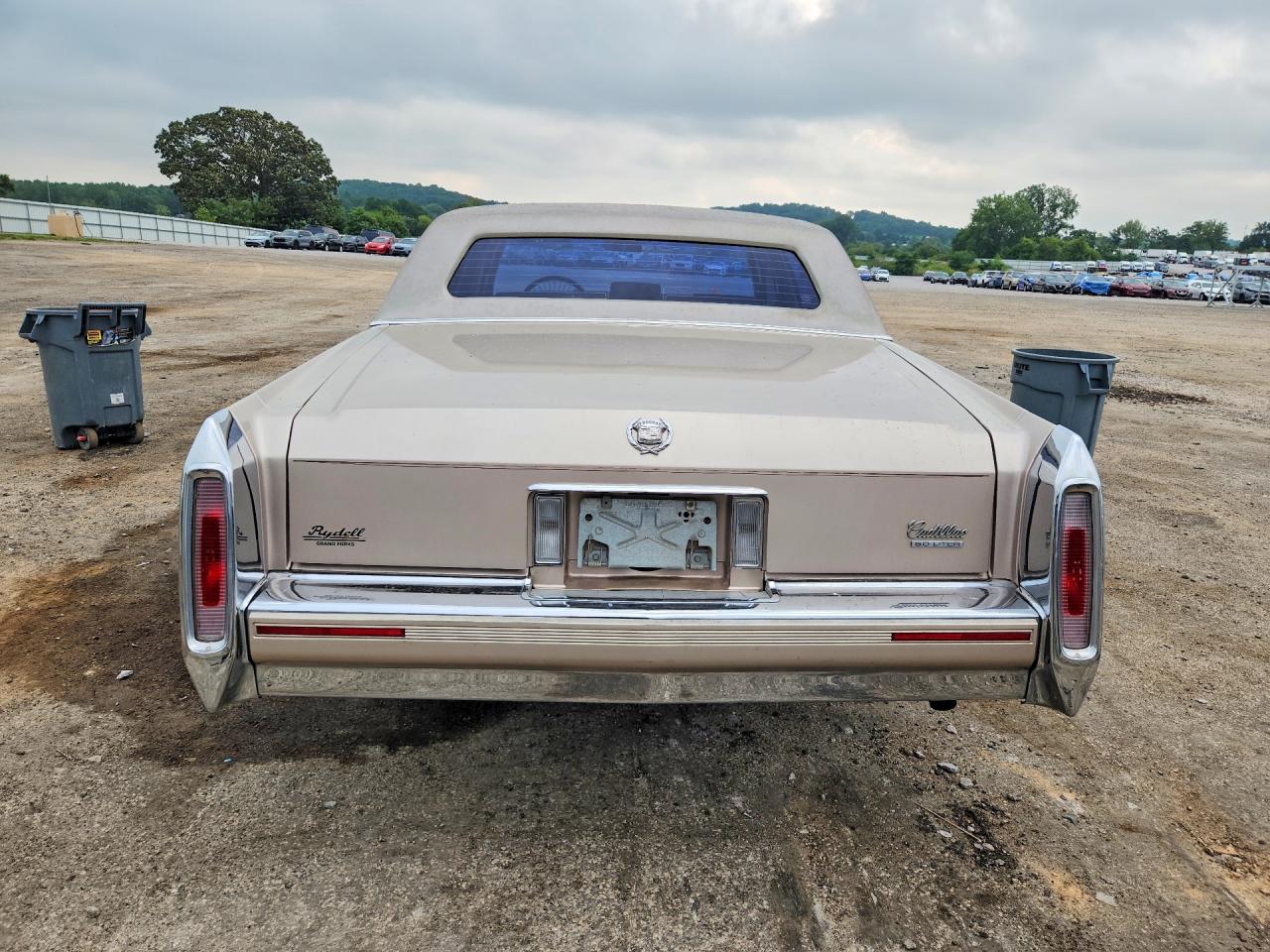 1991 Cadillac Brougham Tan vin: 1G6DW54E0MR713116