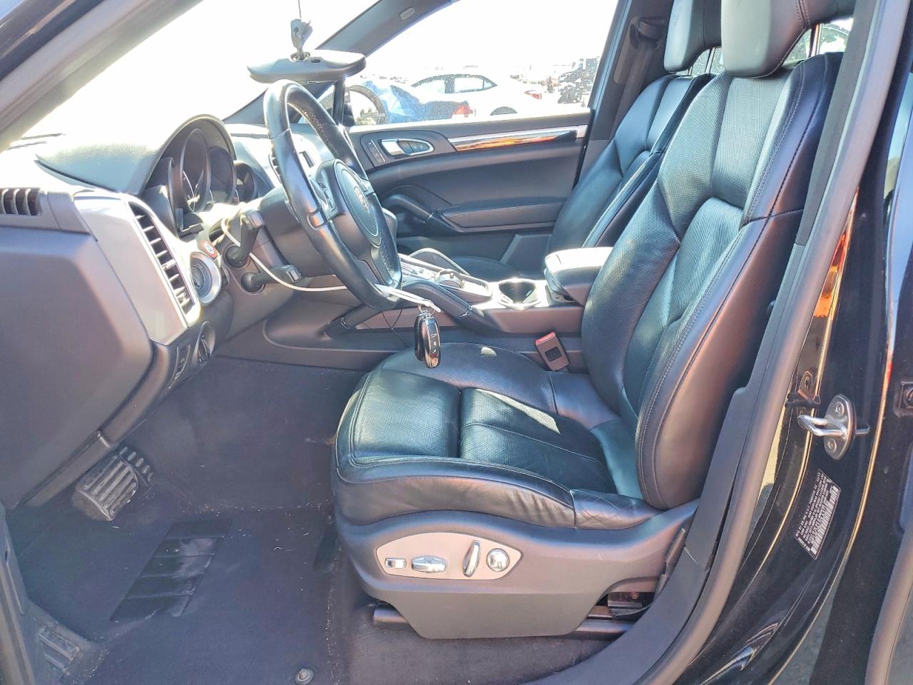 2013 Porsche Cayenne Black vin: WP1AF2A27DLA37189