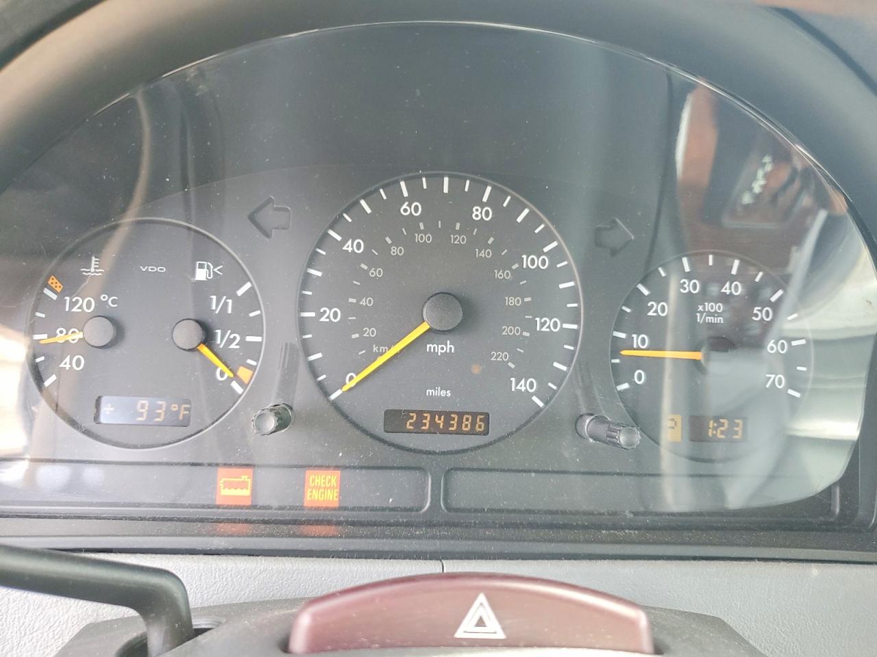 2000 Mercedes-benz Ml430 Silver vin: 4JGAB72E8YA189188