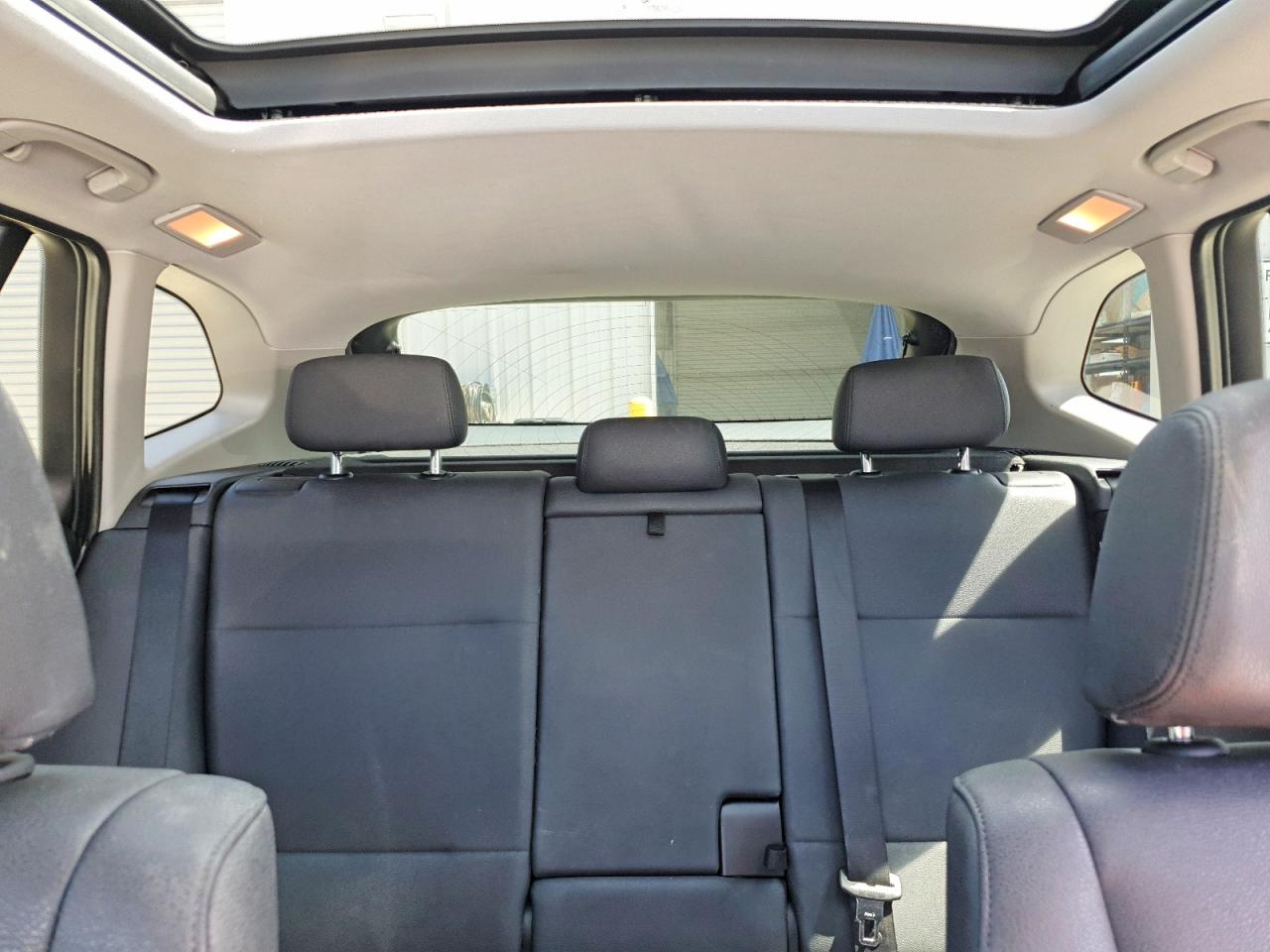 2015 Bmw X1 Sdrive28i Silver vin: WBAVM1C54FV316422