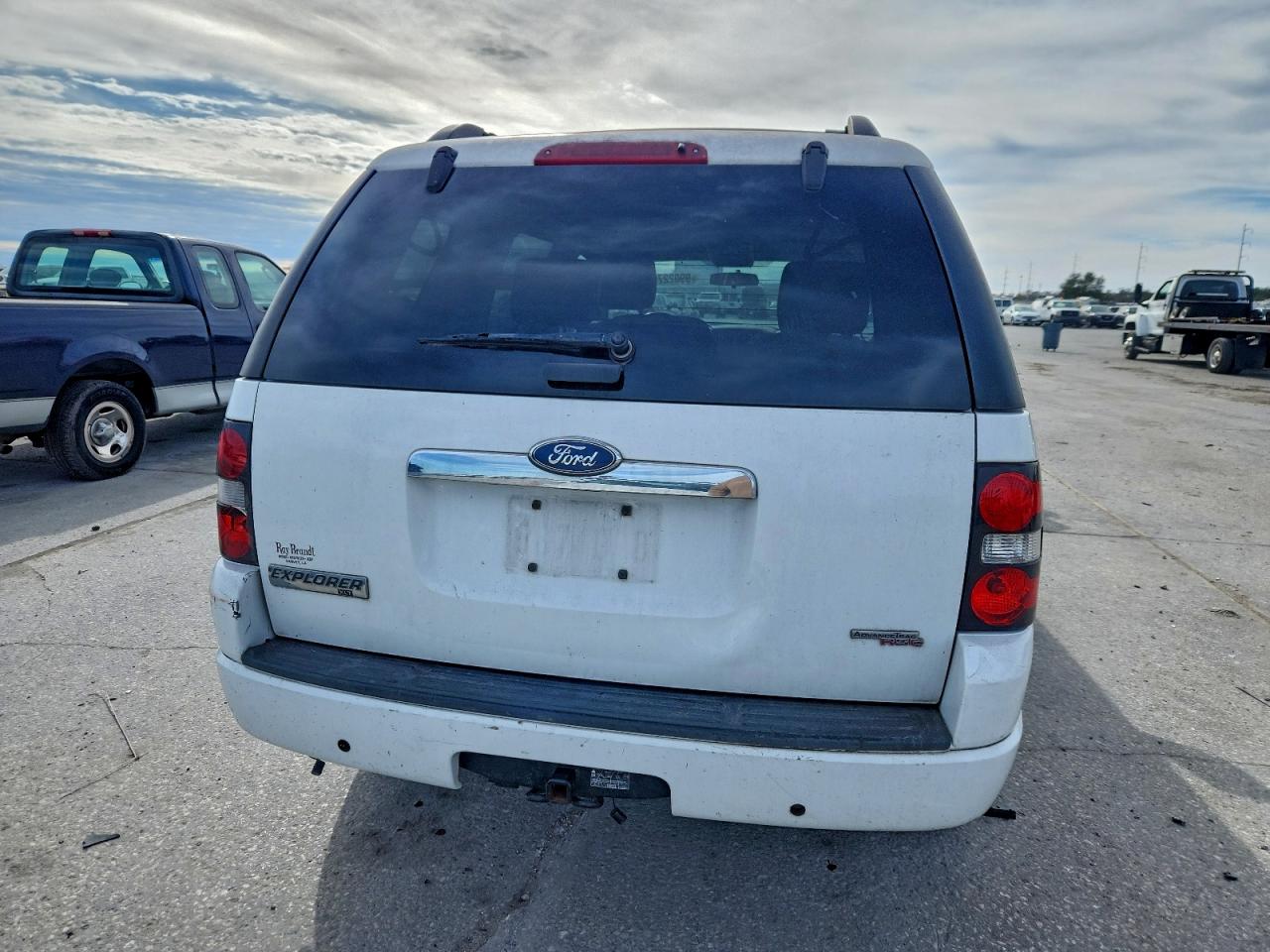 2009 Ford Explorer Xlt White vin: 1FMEU73E09UA37254