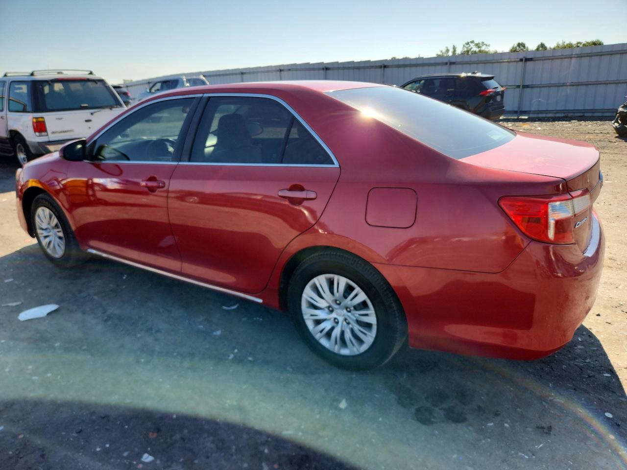 2012 Toyota Camry Le Red vin: 4T4BF1FK1CR263585