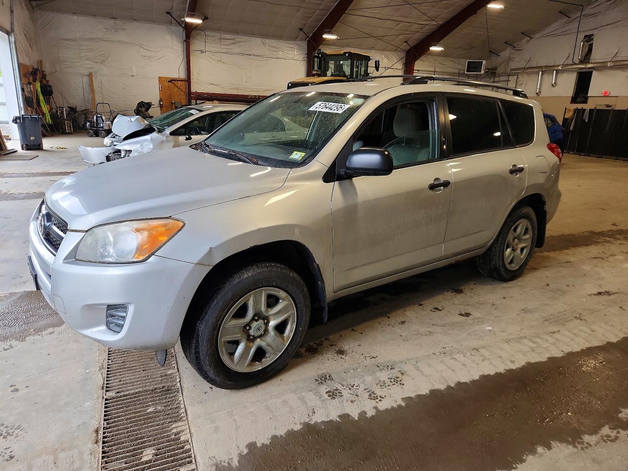 2011 Toyota Rav4 Base Silver vin: 2T3BF4DV3BW106199