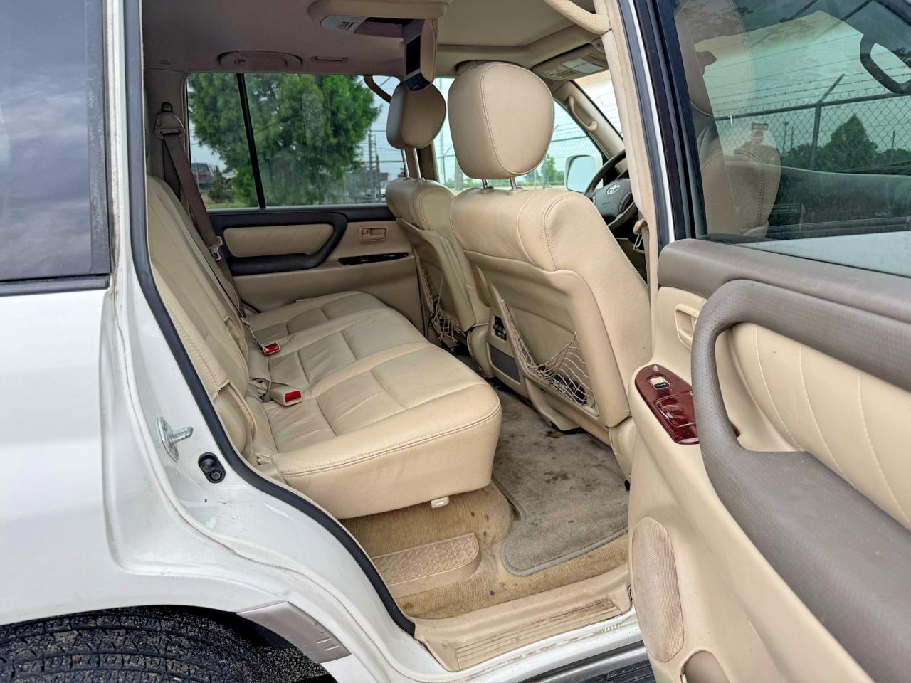 2007 Toyota Land Cruiser Base White vin: JTEHT05J472113682