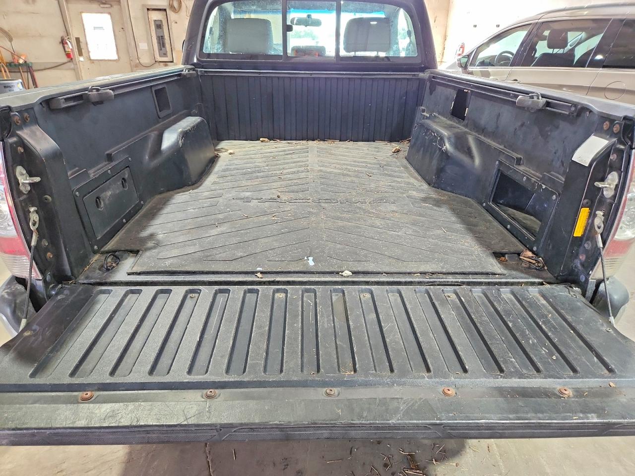 2010 Toyota Tacoma Base Black vin: 5TEPX4EN5AZ687533