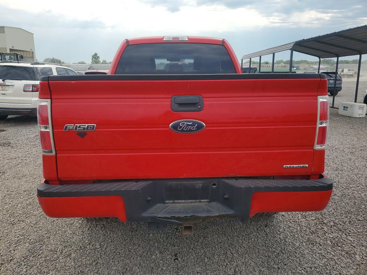 2013 Ford F150 Super Cab Red vin: 1FTFX1EF3DFC61490