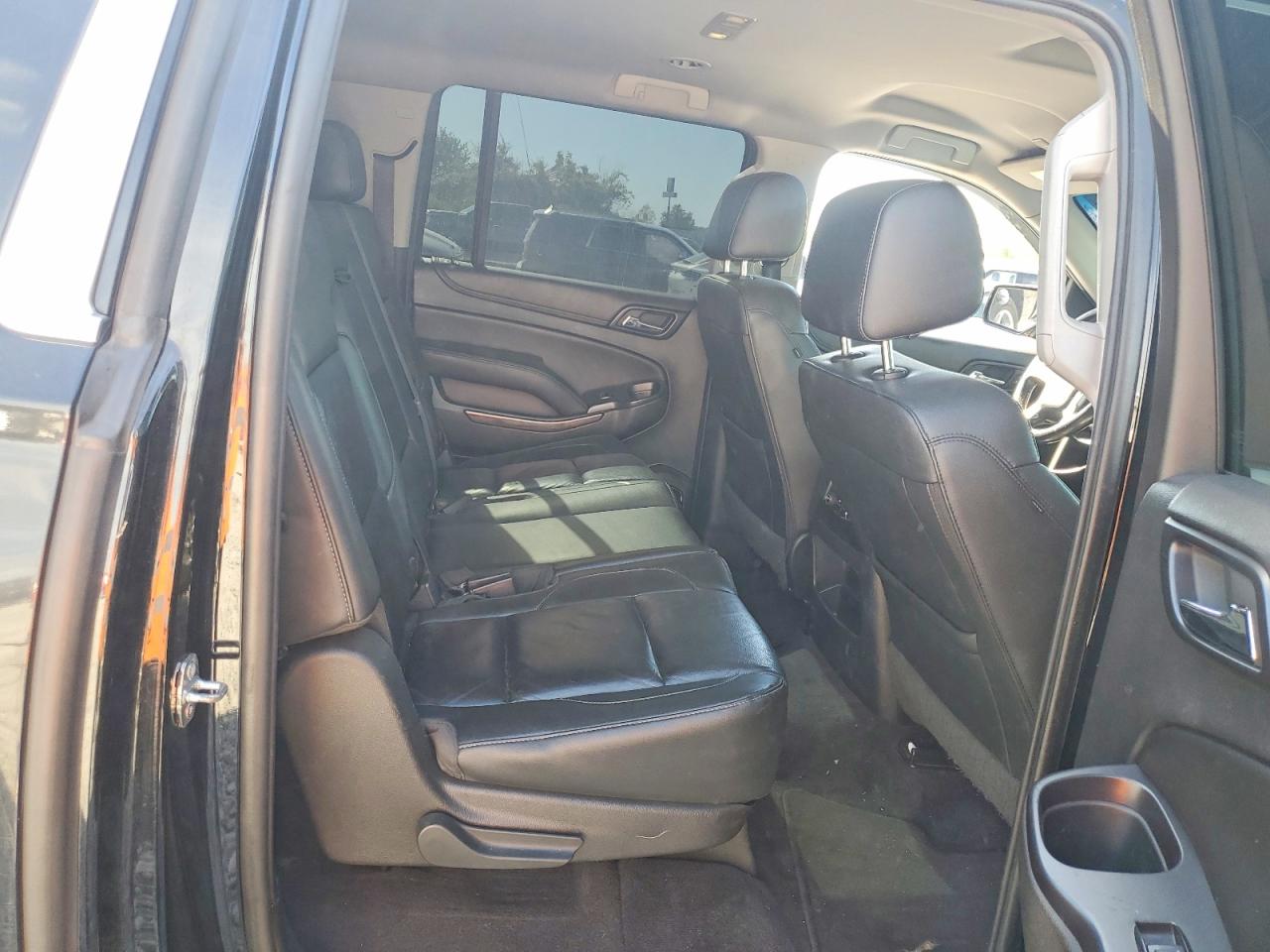 2019 Chevrolet Suburban K1500 Lt Черный vin: 1GNSKHKC6KR143937