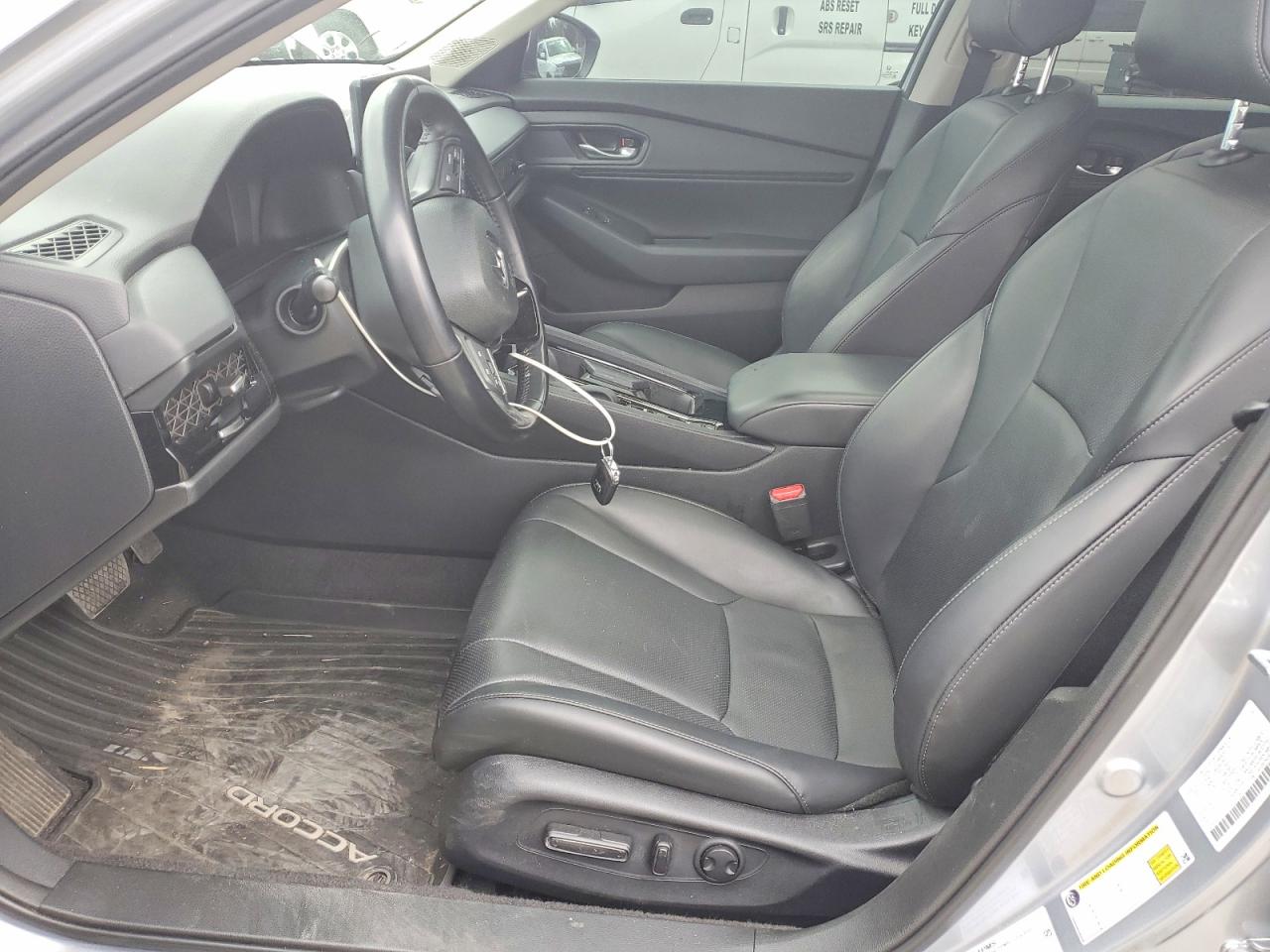 2025 Honda Accord Hybrid Exl Silver vin: 1HGCY2F67SA018037
