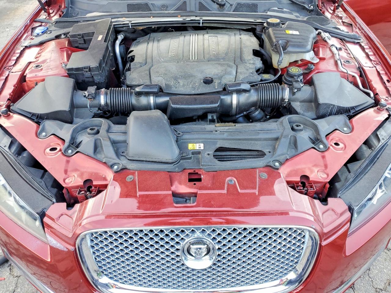 2012 Jaguar Xf Portfolio Red vin: SAJWA0HBXCLS43400