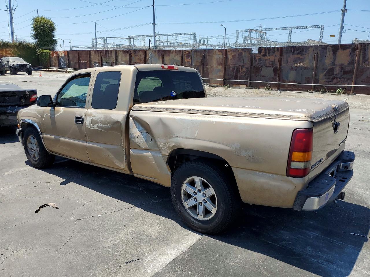 2000 Chevrolet Silverado C1500 Gold vin: 2GCEC19TXY1161584