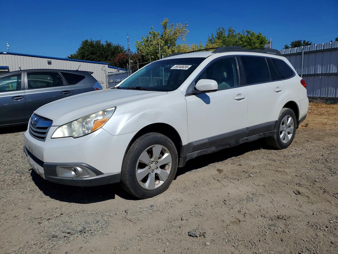 2012 Subaru Outback 2.5i Premium White vin: 4S4BRBCC4C3249982