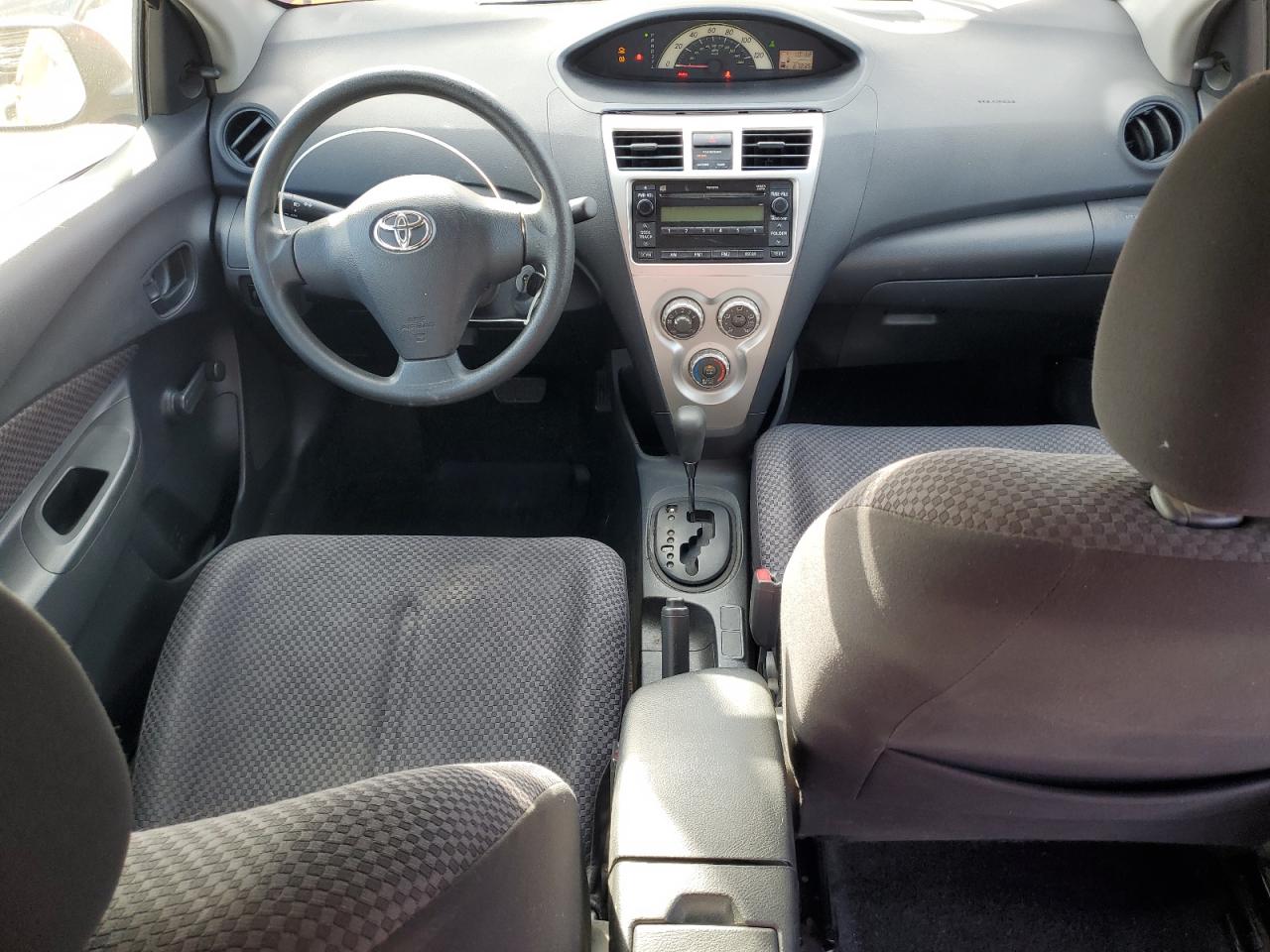 2008 Toyota Yaris Красный vin: JTDBT923181234214
