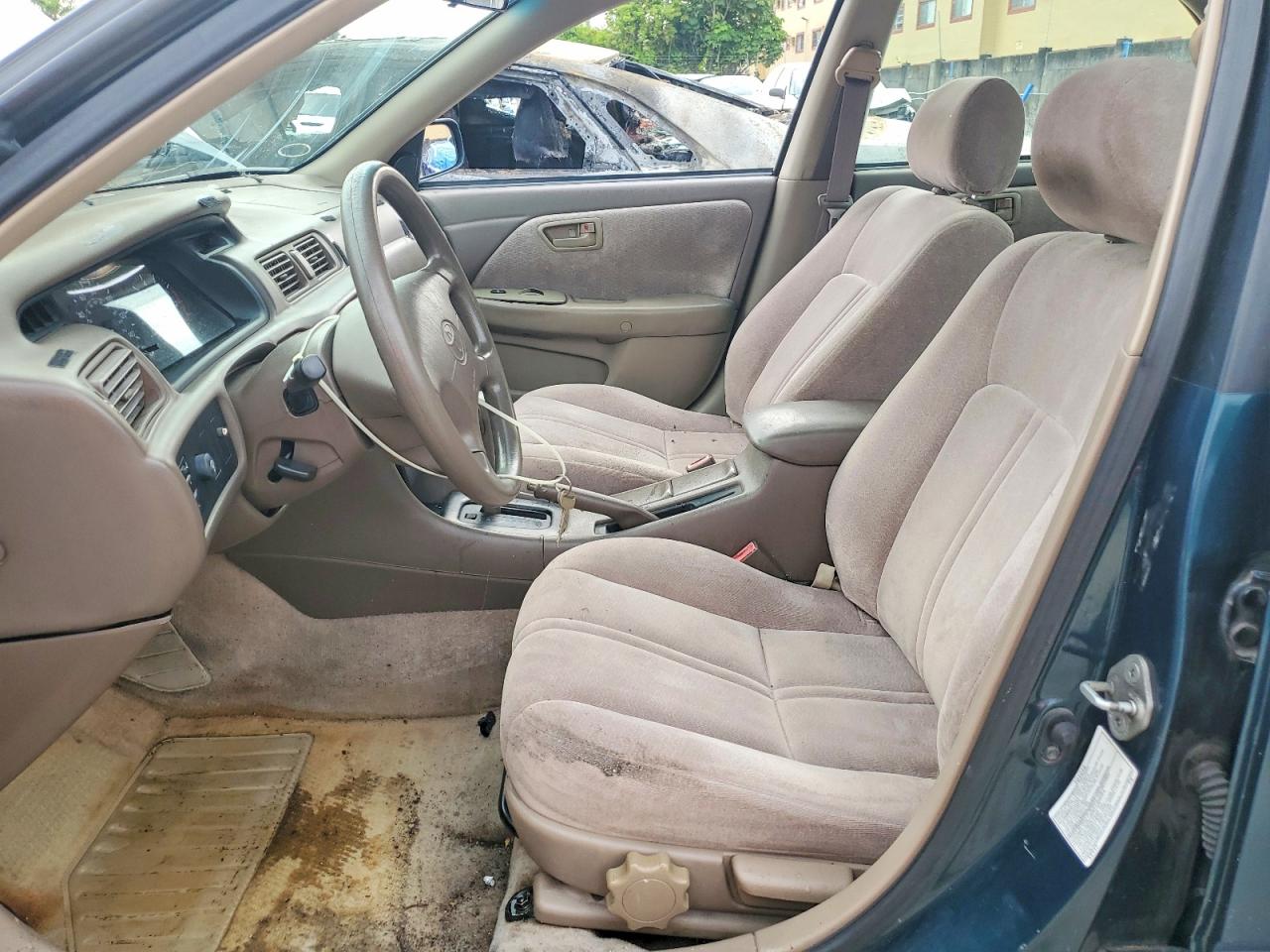 1998 Toyota Camry Le Green vin: 4T1BG22K9WU210415