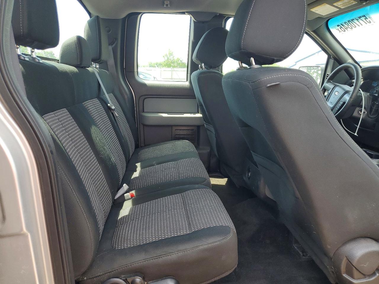 2014 Ford F150 Super Cab Silver vin: 1FTFX1EF2EFB58532