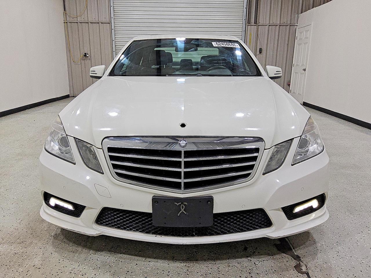 2011 Mercedes-benz E 350 White vin: WDDHF5GB5BA505136