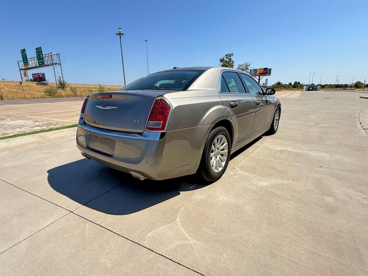 2014 Chrysler 300 Silver vin: 2C3CCAAG6EH190173