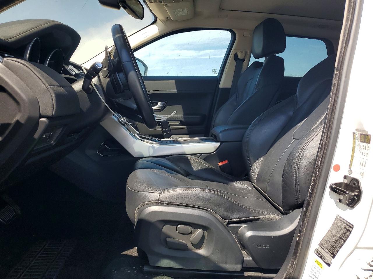 2015 Land Rover Range Rover Evoque Pure Plus Белый vin: SALVP2BG9FH076133