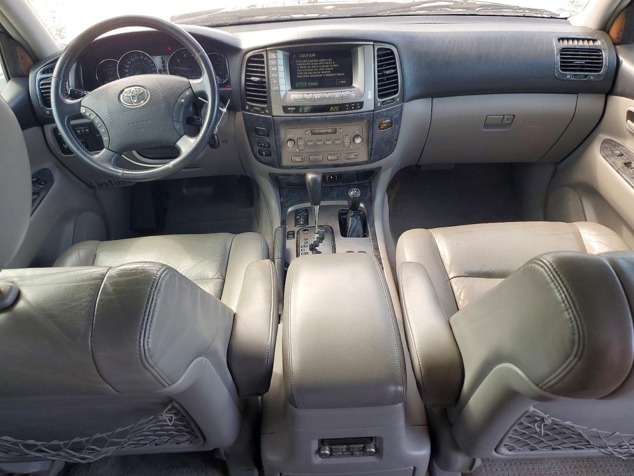 2007 Toyota Land Cruiser Base Silver vin: JTEHT05J472111639