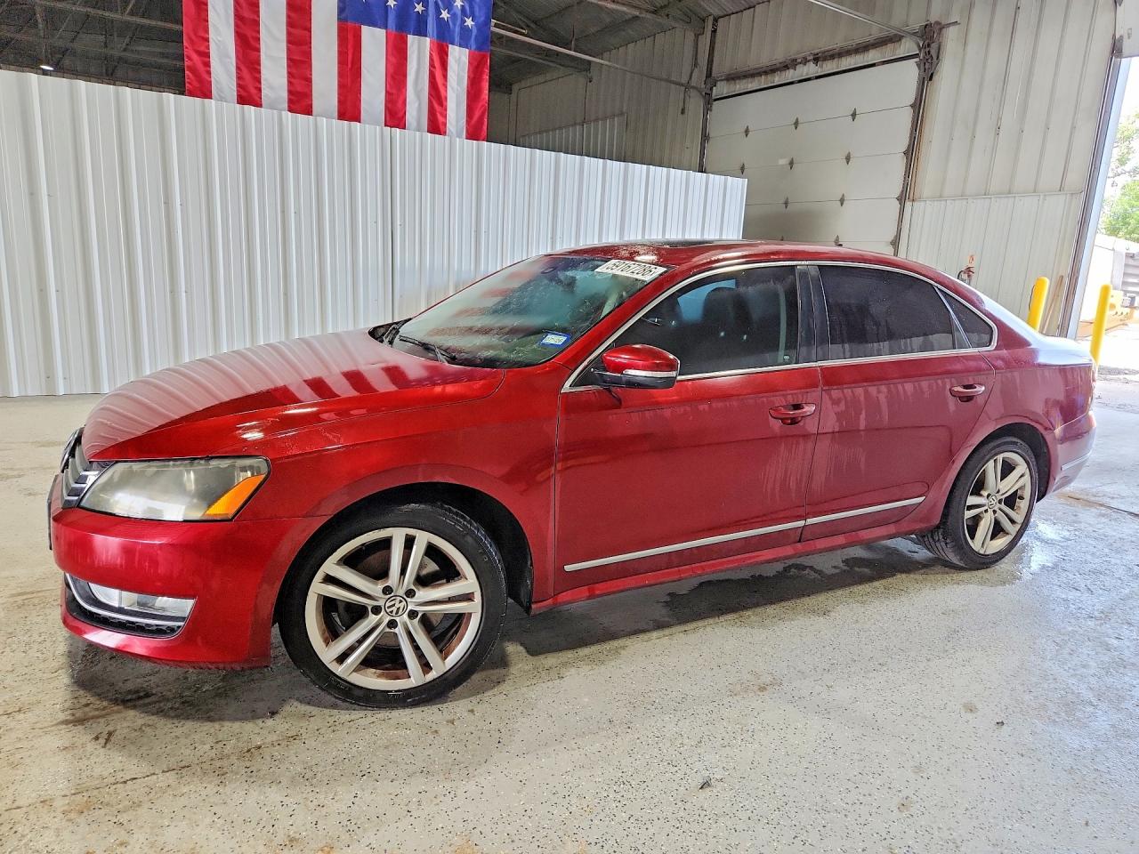 2015 Volkswagen Passat Se Red vin: 1VWBS7A37FC014017