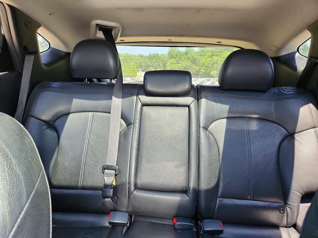 2012 Hyundai Tucson Limited Silver vin: KM8JUCAC0CU382719