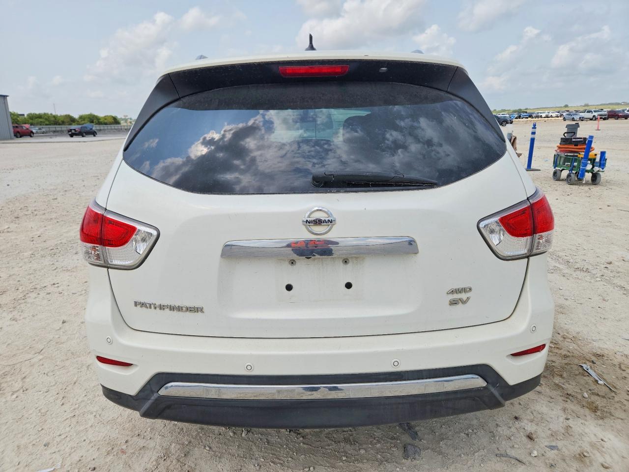 2013 Nissan Pathfinder S White vin: 5N1AR2MM8DC688865
