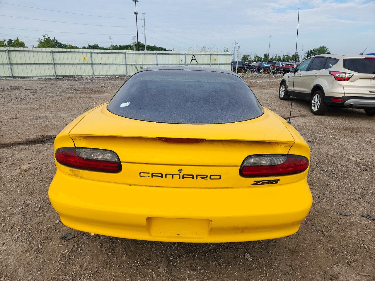 1994 Chevrolet Camaro Z28 Yellow vin: 2G1FP22P5R2148371