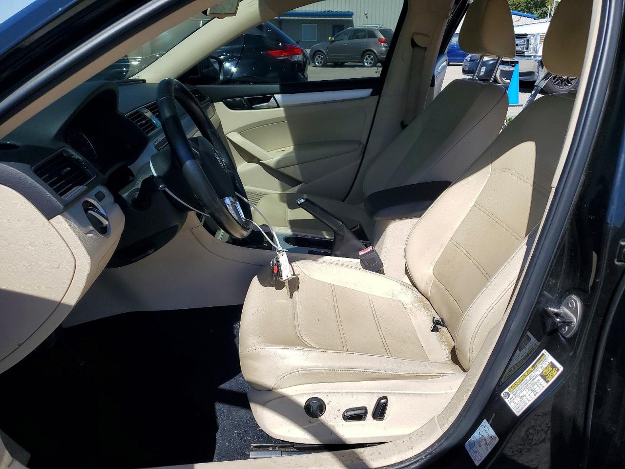 2013 Volkswagen Passat Se Black vin: 1VWBN7A30DC118398