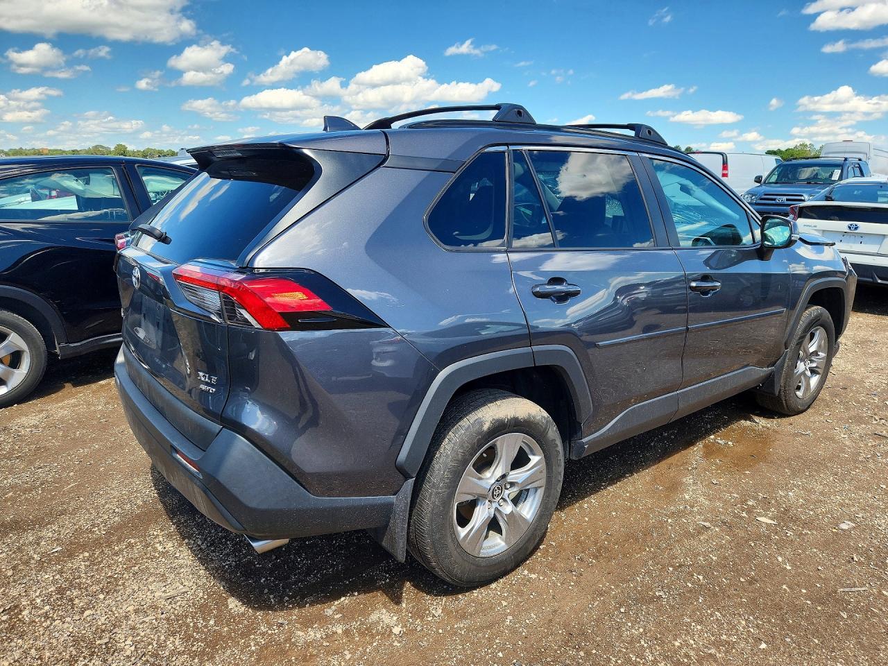 2024 Toyota Rav4 Xle Gray vin: 2T3P1RFV5RW427203