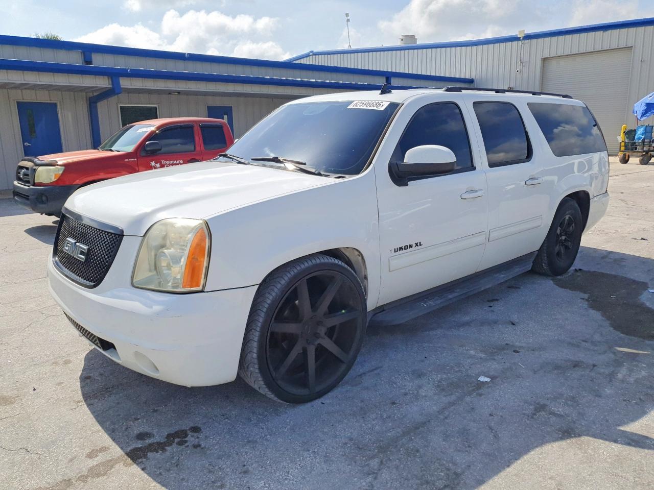 2011 Gmc Yukon Xl C1500 Slt White vin: 1GKS1KE00BR391860