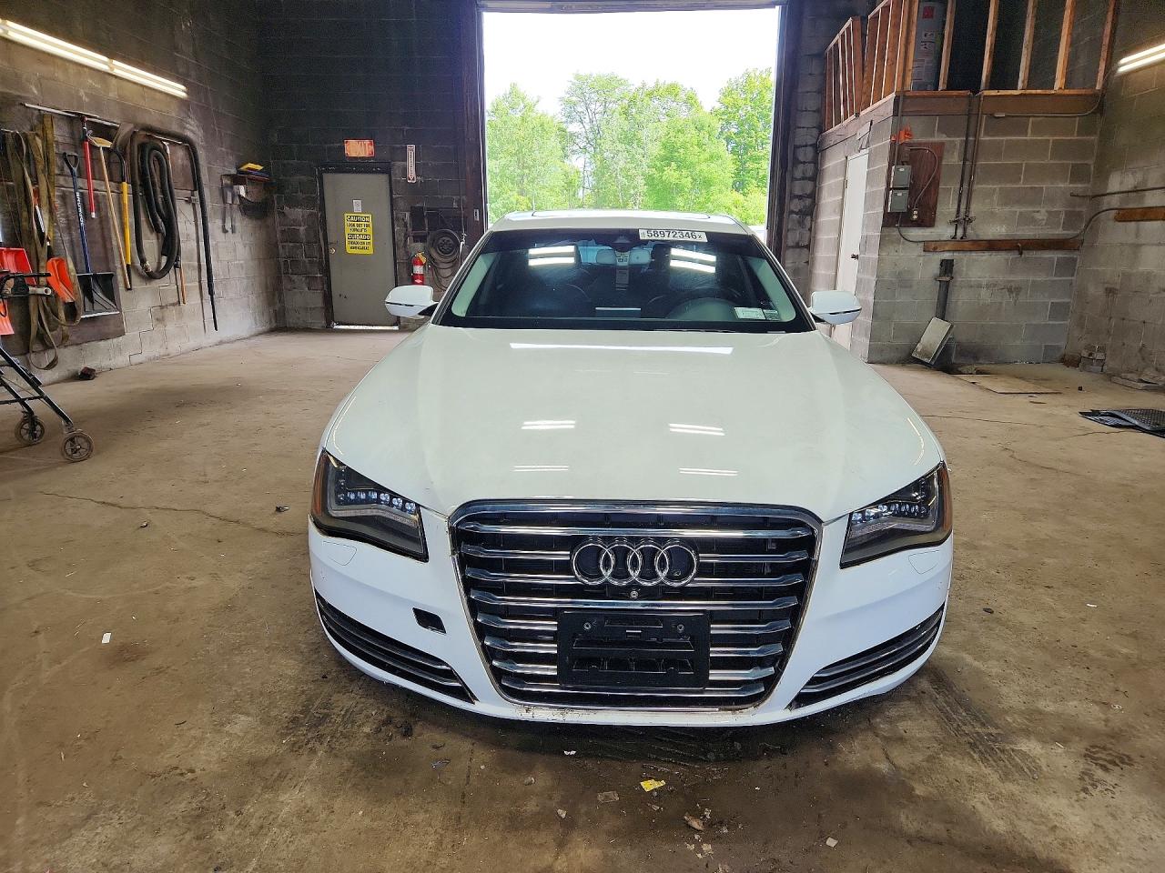 2013 Audi A8 L Quattro Белый vin: WAURGAFD2DN016452
