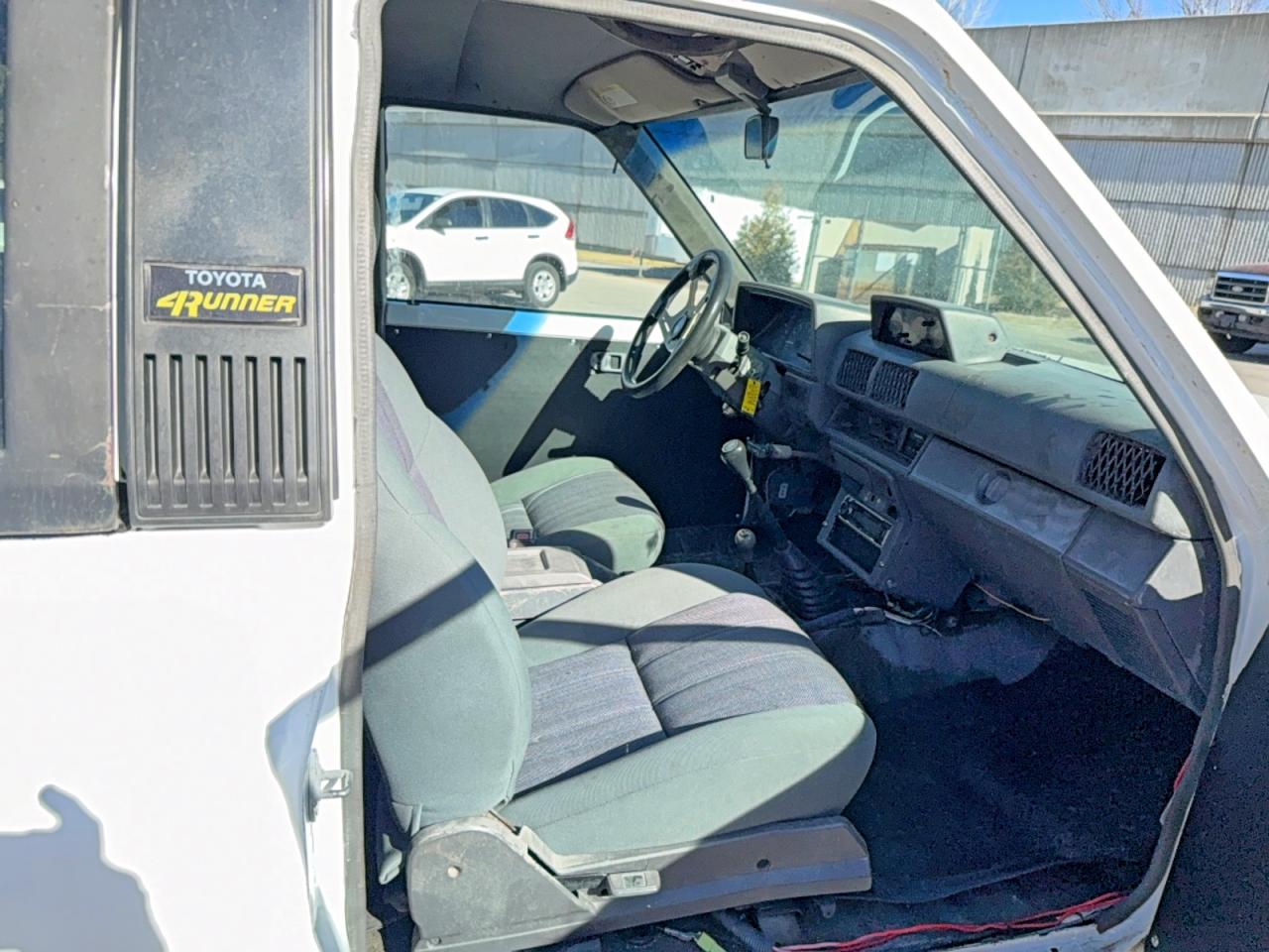 1988 Toyota 4runner Vn66 Sr5 White vin: JT3VN66W1J0002906