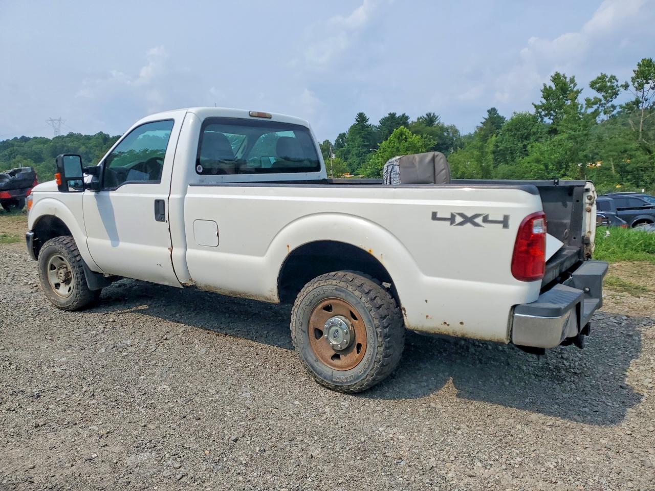2011 Ford F250 Super Duty White vin: 1FTBF2B67BEC37529