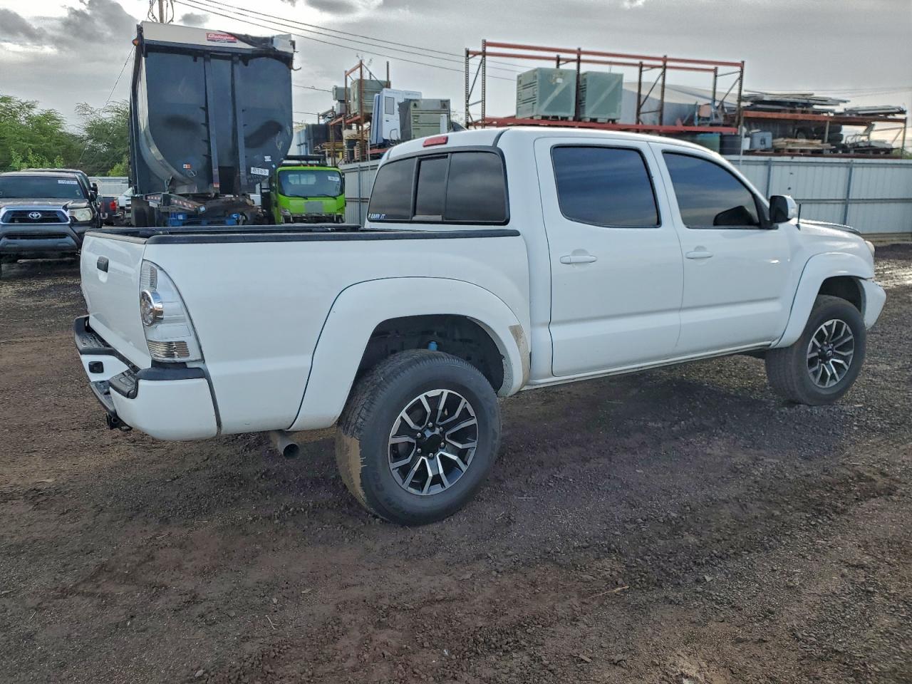 2015 Toyota Tacoma Double Cab Prerunner Белый vin: 3TMJU4GNXFM193409