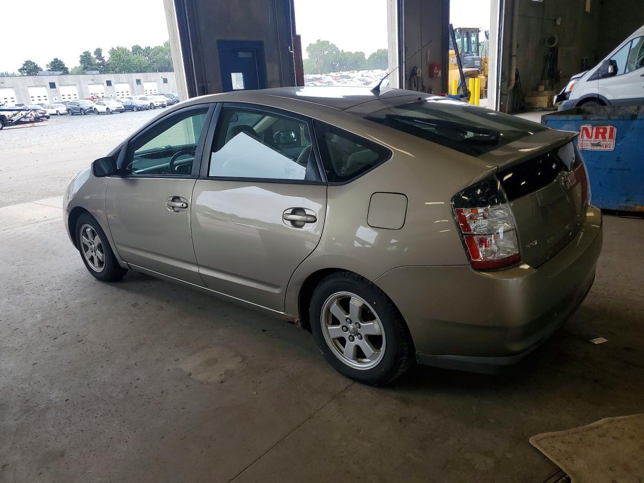 2005 Toyota Prius Base Tan vin: JTDKB20UX53062982