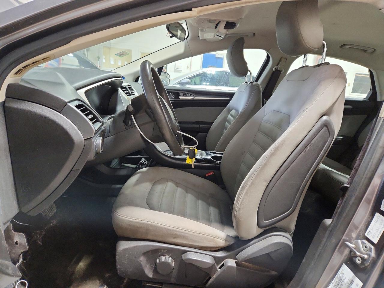 2013 Ford Fusion 4d Gray vin: 3FA6P0G76DR125718