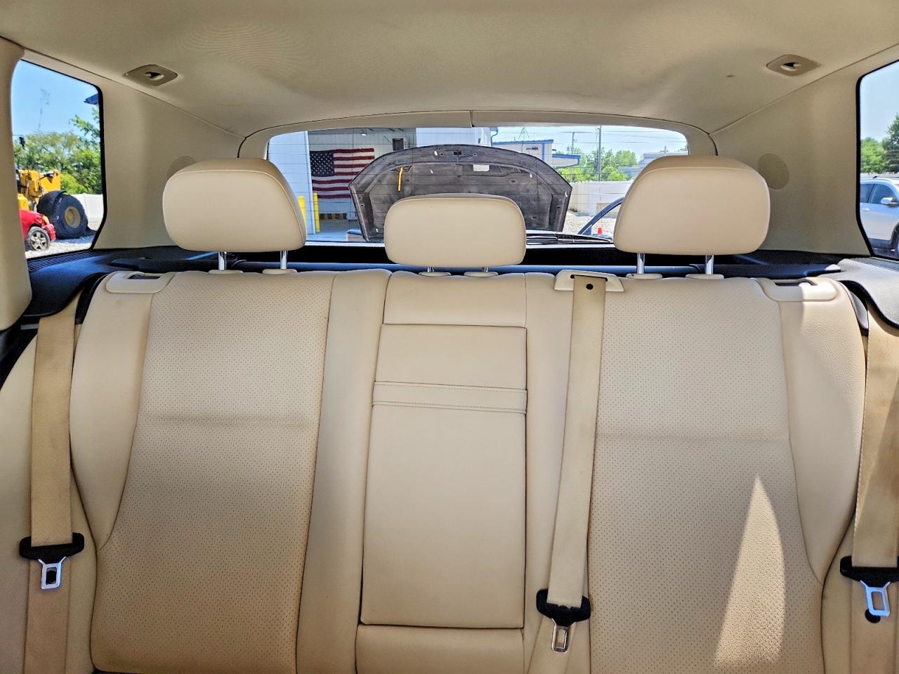 2014 Mercedes-benz Glk 350 White vin: WDCGG5HBXEG202978