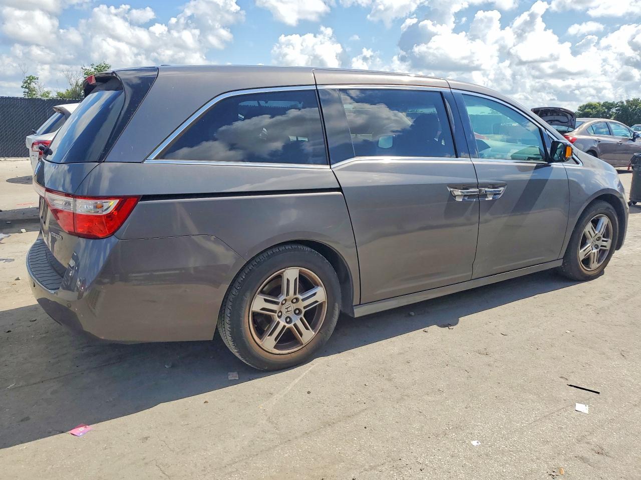 2012 Honda Odyssey Touring Gray vin: 5FNRL5H93CB130939