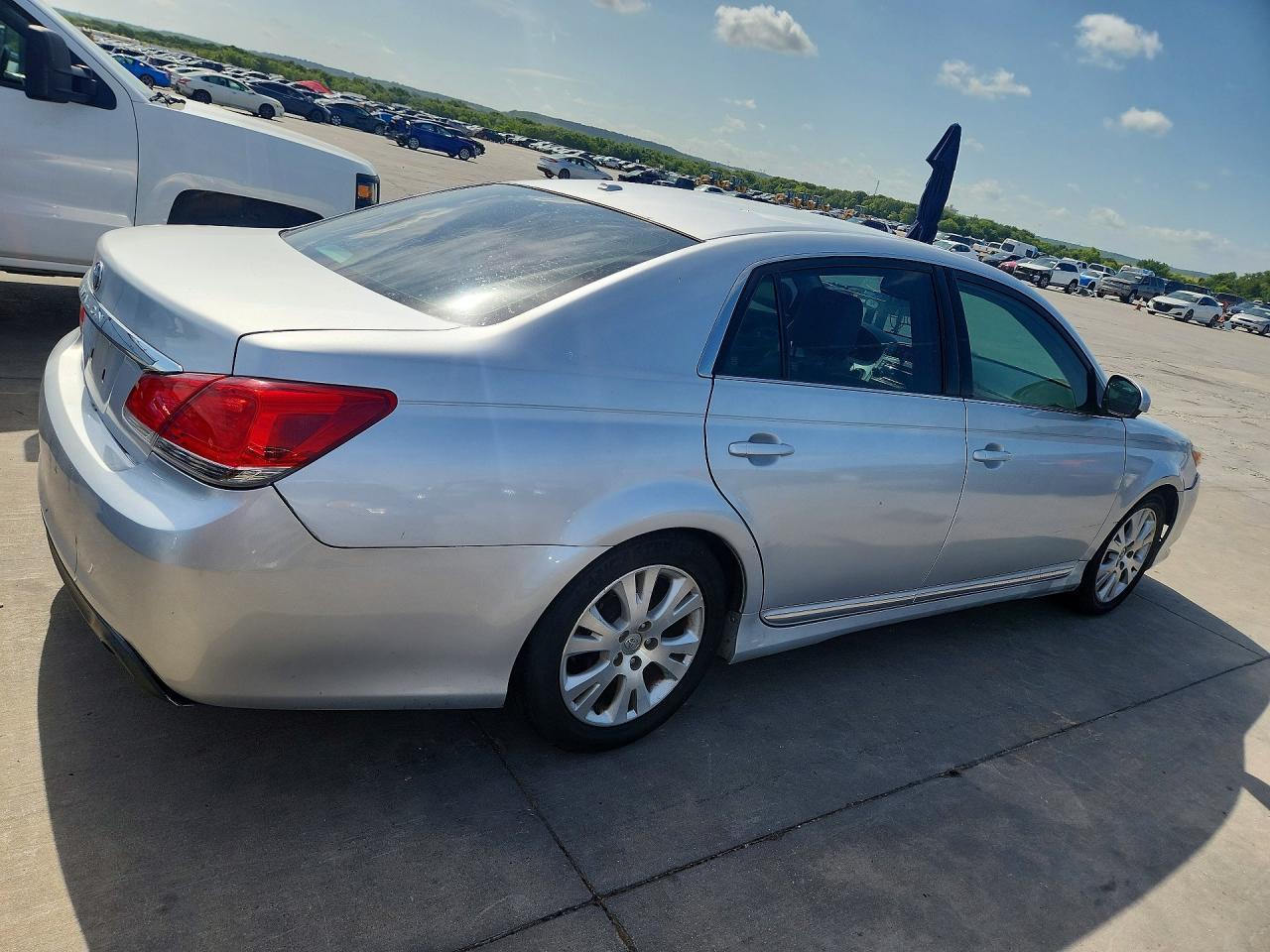 2011 Toyota Avalon Base Silver vin: 4T1BK3DBXBU409775
