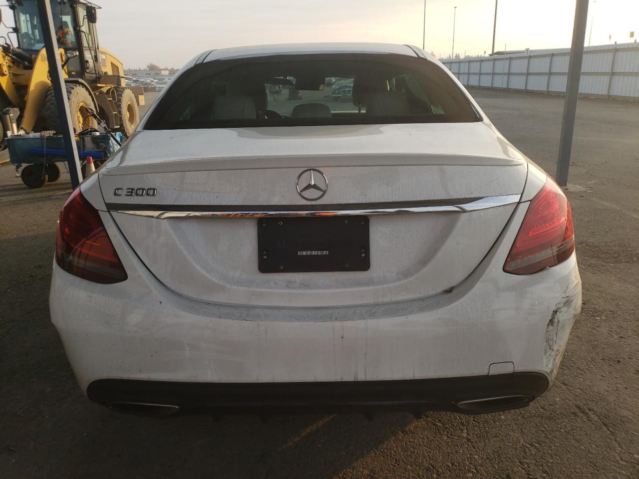 2019 Mercedes-benz C 300 White vin: 55SWF8DB0KU300790