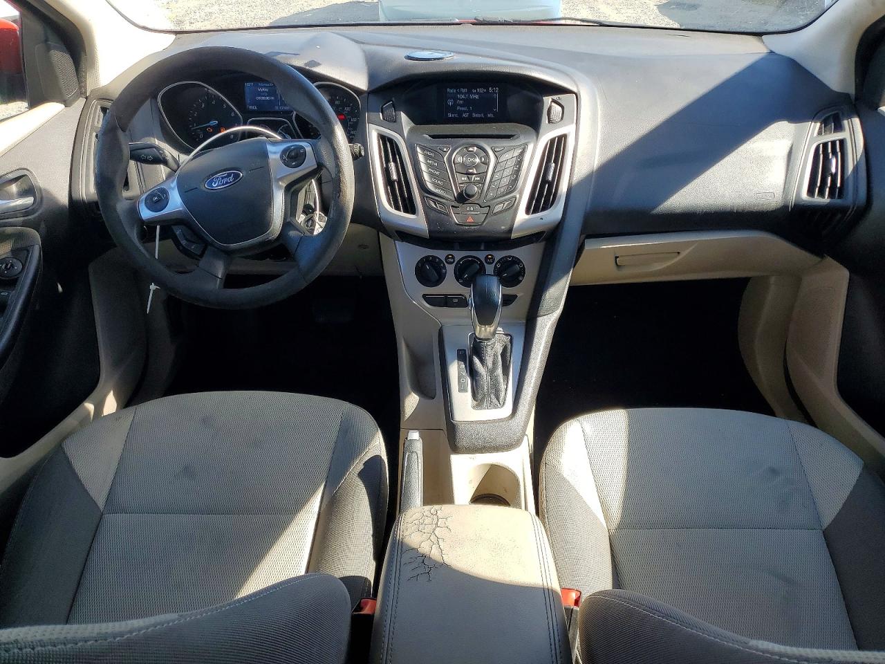 2014 Ford Focus Se Red vin: 1FADP3K28EL176738
